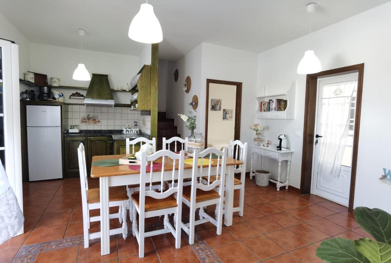 Apartamentoscasajulia * La Santa
