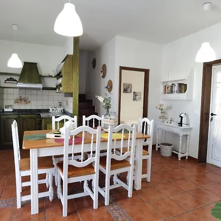 Apartamentoscasajulia La Santa Exterior foto