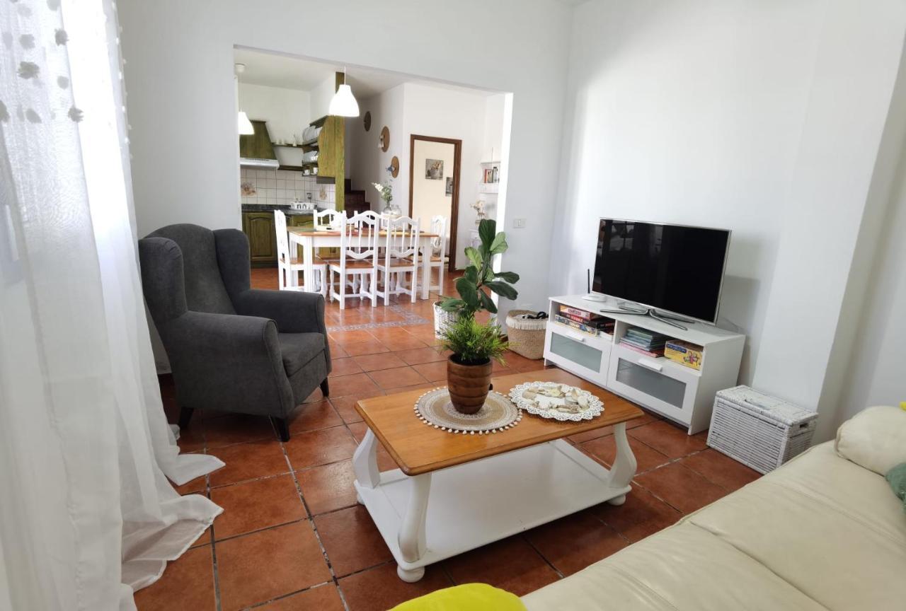 Apartamentoscasajulia Ferienhaus La Santa